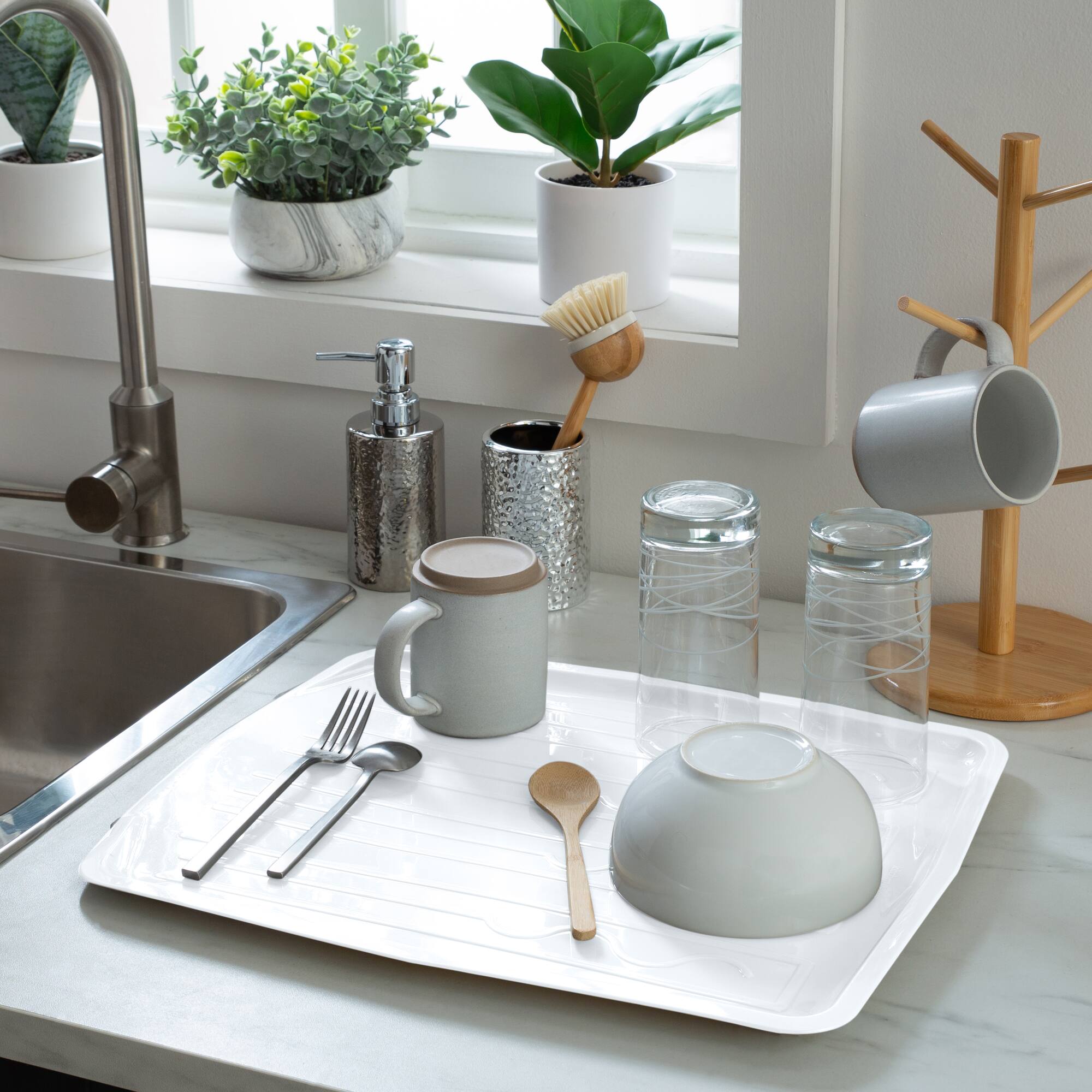 Kitchen Details Countertop Draining Tray